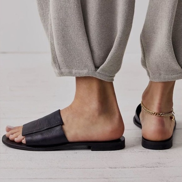 Free People Verona Slide Sandals Black Suede Leather Topstitch Detail Size 38.5 - Picture 3 of 12